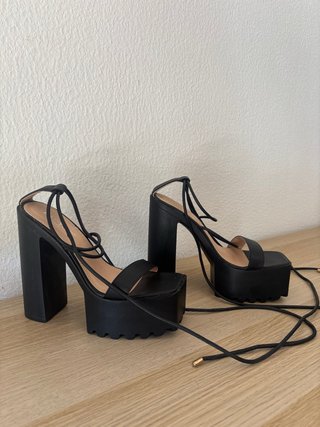 Zapatos de tacón con plataforma negros