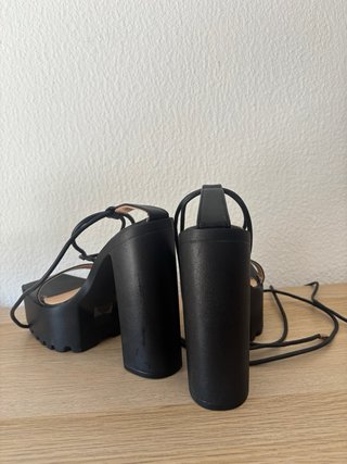 Zapatos de tacón con plataforma negros