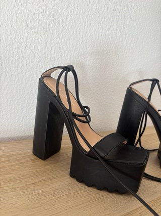 Zapatos de tacón con plataforma negros