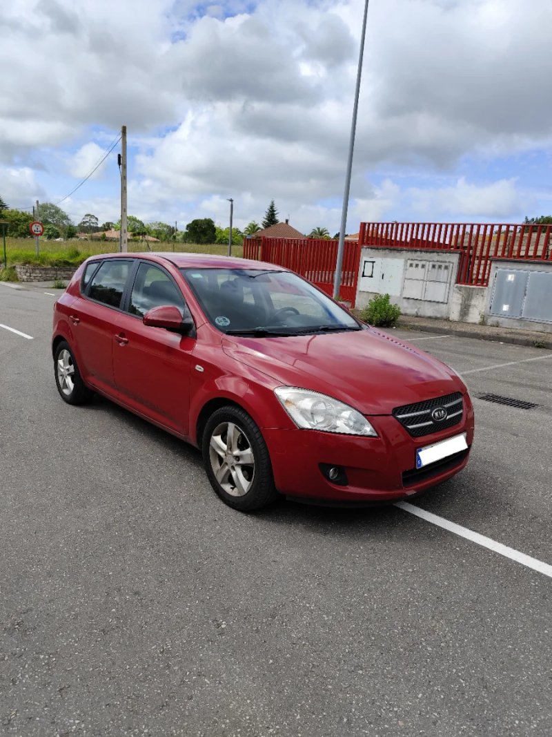 KIA Ceed 2008 - foto 1