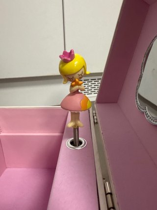 Caja de música infantil con bailarina
