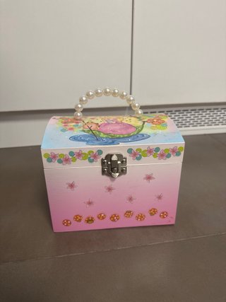 Caja de música infantil con bailarina