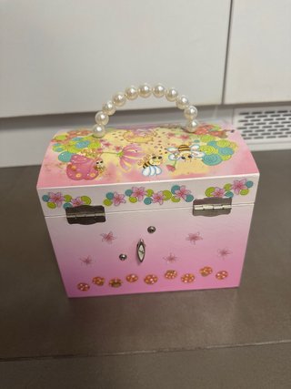 Caja de música infantil con bailarina