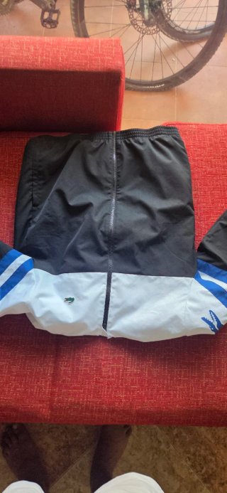 Chaqueta Lacoste Original casi nueva