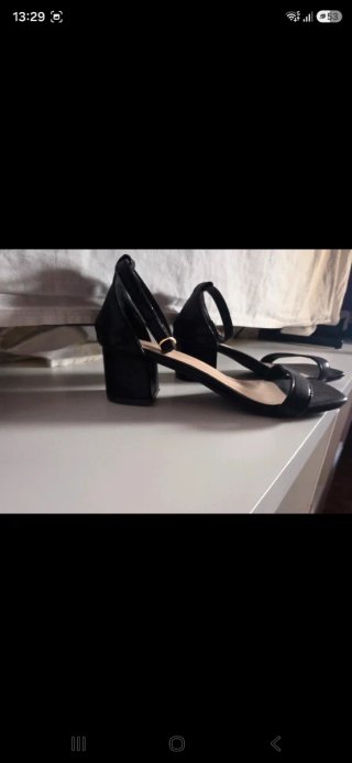 Sandalias negras