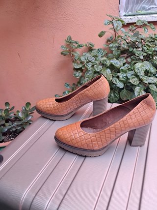 Tacones Beige/Marrón Cocodrilo