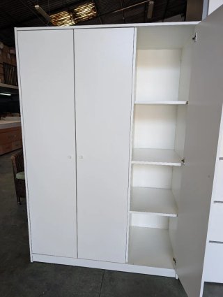 Armario 3 puertas