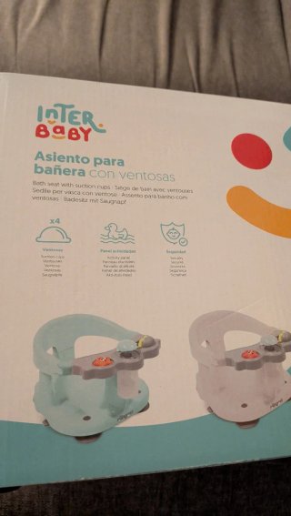 Sillita de baño para bebé con juguetes