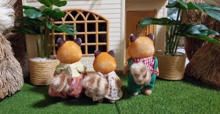 Familia Panda Rojo Sylvanian Families