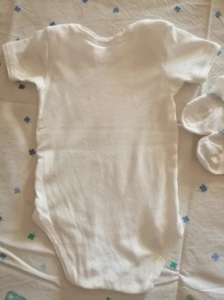 Coppia body e calzette neonato