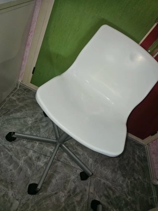 Silla de oficina con ruedas