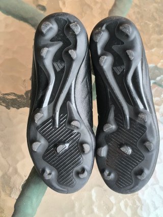 Botas de fútbol Adidas Copa Negras y Doradas