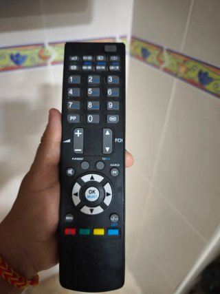 TV OKI 18'' con HDMI y TDT + Soporte