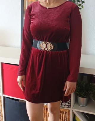 Elegante Vestido de terciopelo rojo (sin cinturón)