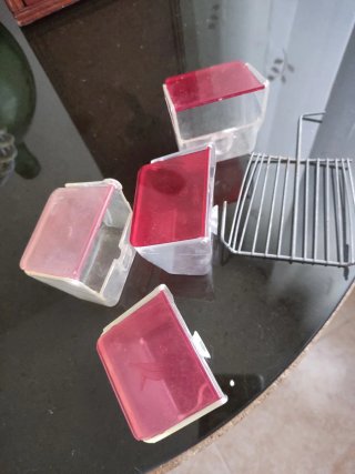 Jaula de cría para pájaros