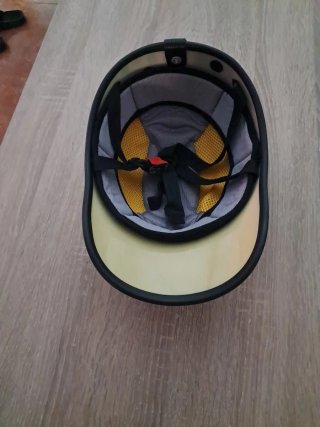Casco de equitación rígido negro