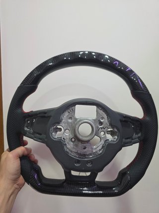 Volante Fibra Carbono con Pantalla Golf