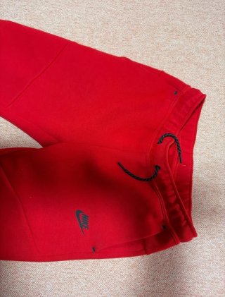 Conjunto Nike Tech Fleece Rojo