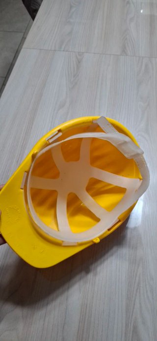 Casco protettivo giallo da lavoro