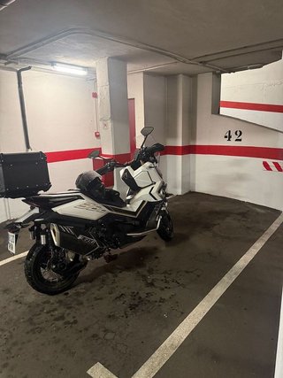 Garaje en alquiler en Valdeacederas en Madrid