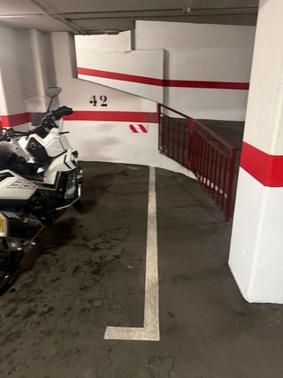 Garaje en alquiler en Valdeacederas en Madrid