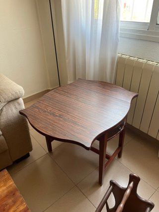 Mesita abatible de madera