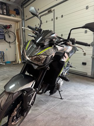 Kawasaki Z900 A2 Negra y Verde