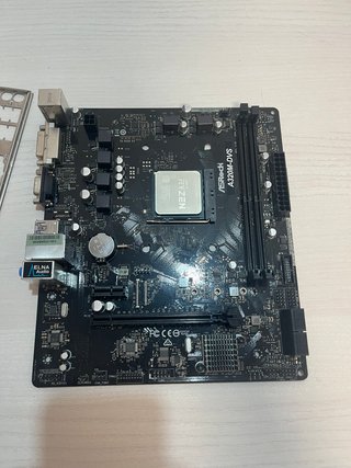 Lote Ryzen 5 2400G + Placa ASRock A320M-DVS