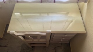 Escritorio y Silla de Madera con Cristal