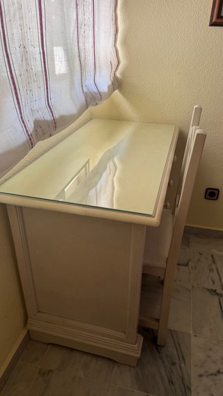 Escritorio y Silla de Madera con Cristal