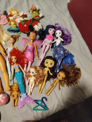 Lote Muñecas y Juguetes Varios