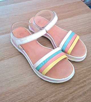 Sandalia niña piel Pablosky T36