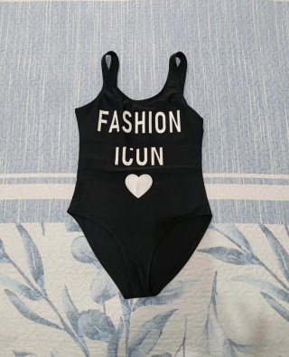 Bañador niña Fashion Icon con corazón Talla 12años