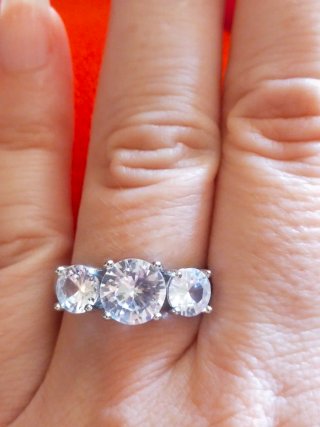 Anillo tres circonitas