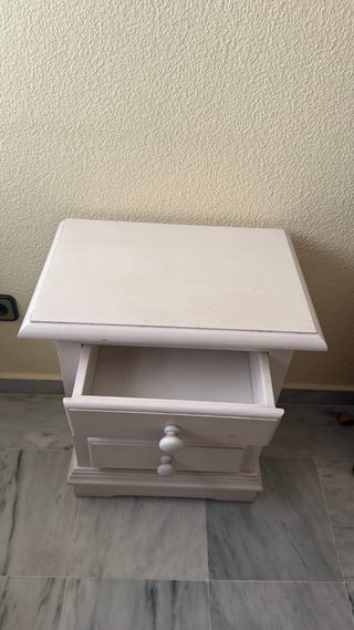 Cajonera gris de madera