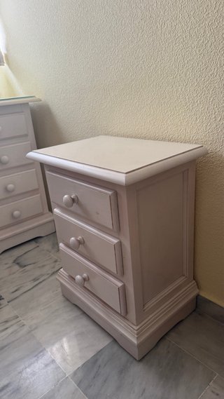 Cajonera gris de madera