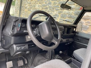 Land Rover Defender 90
