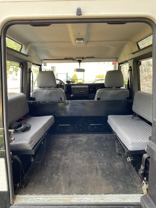 Land Rover Defender 90