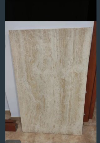 Mesa de centro de madera y piedra