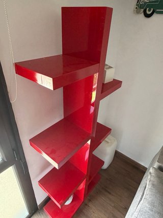 Estantería lacada roja moderna