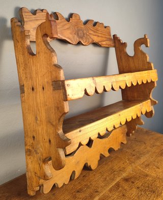 Estantería rústica de pino siglo XIX