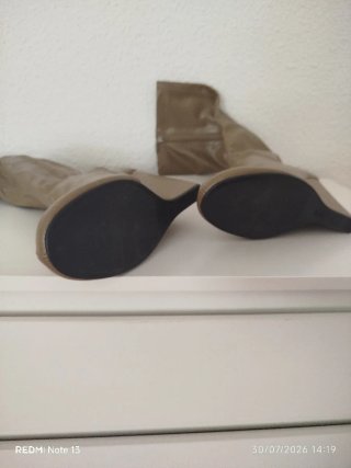 Botas de cuña beige
