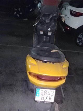 Suzuki Burgman 150 Amarillo Maxi-Scooter
