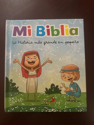 Tres libros de distintas edades.