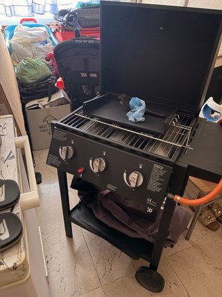 Barbacoa americana nueva con funda