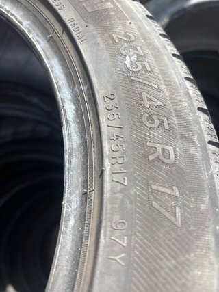 Neumáticos 235/45 R17