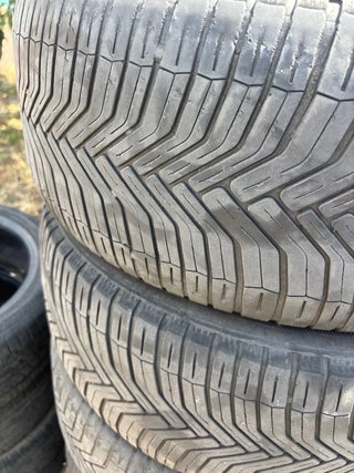 Neumáticos 235/45 R17