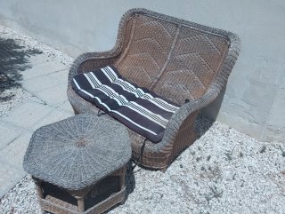 Conjunto Muebles Exterior: Sofá, Sillón y Mesa
