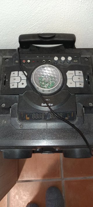 Altavoz Negro y Plateado