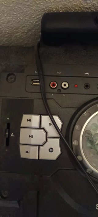Altavoz Negro y Plateado